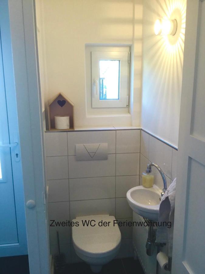 Ferienhaus Us Luett Hus Und Das Zimmer Linde Im Haupthaus Oldenburg Exterior photo